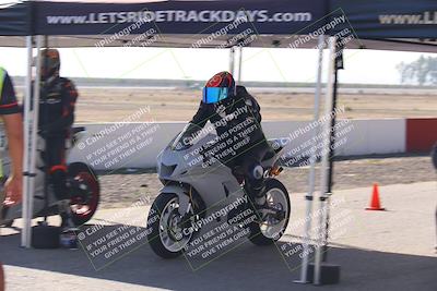 media/Nov-03-2025-Lets Ride (Mon) [[4d74c1c4d3]]/C Group/Grid/